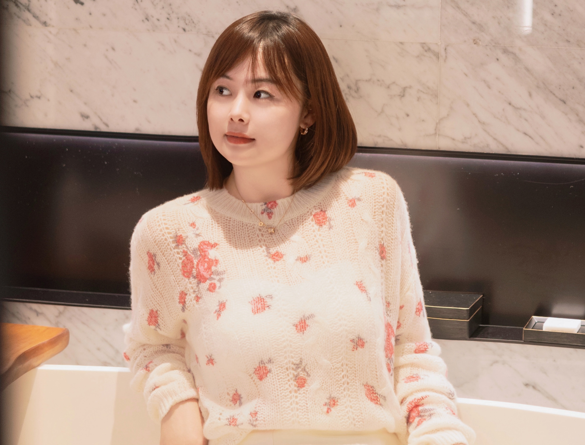 吴焱：靠近光，追随光，成为光，散发光。